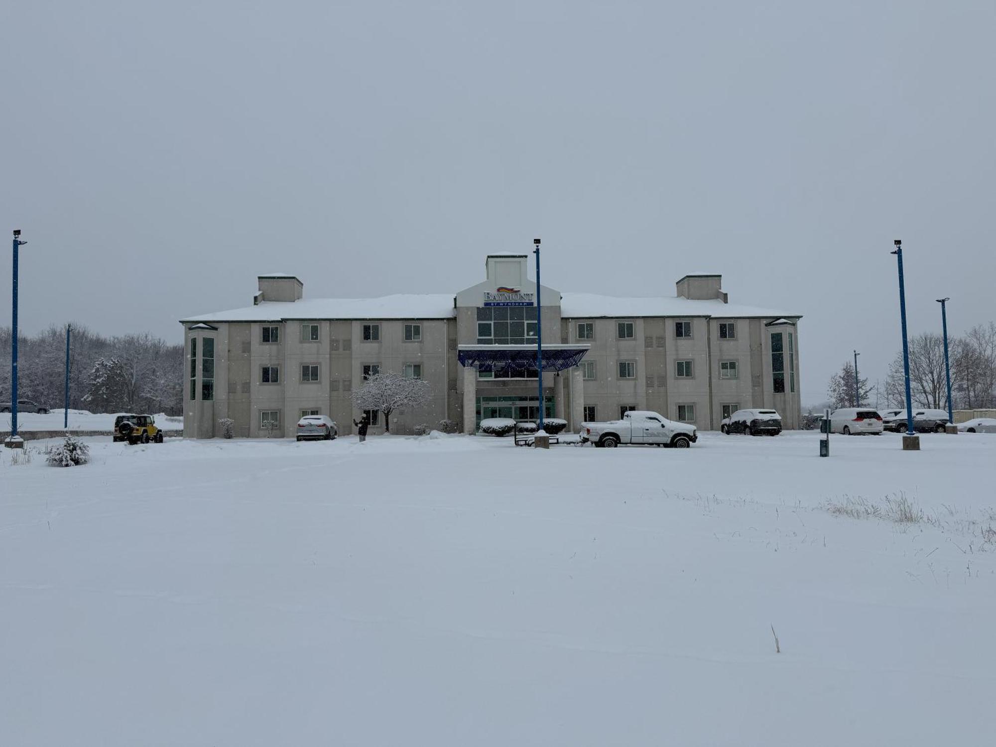 Baymont By Wyndham Kingdom City Exterior foto