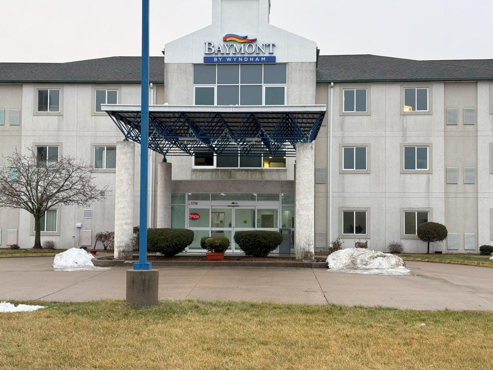 Baymont By Wyndham Kingdom City Exterior foto