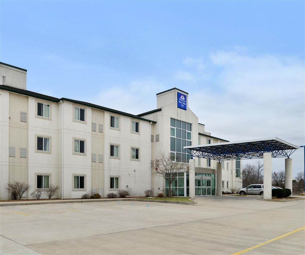 Baymont By Wyndham Kingdom City Exterior foto